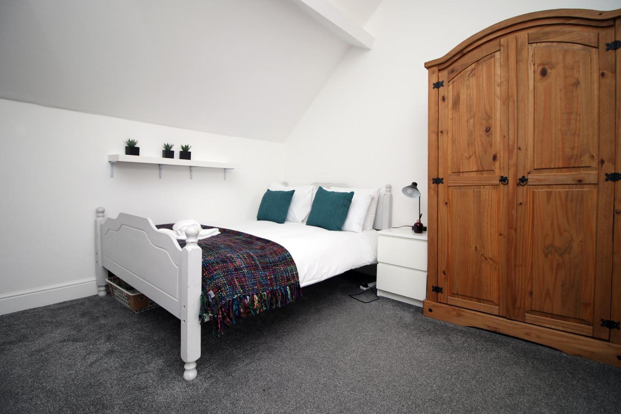 Royal Oak House - 5 Bedroom House - Wifi - Parking Cardiff Exterior foto